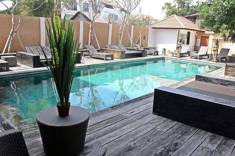 Mirah Hostel Legian Exterior foto